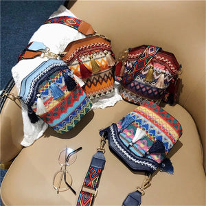 Casual Hand Woven Crossbody Straw Bag Women Retro Rattan Beach Tassel Messenger