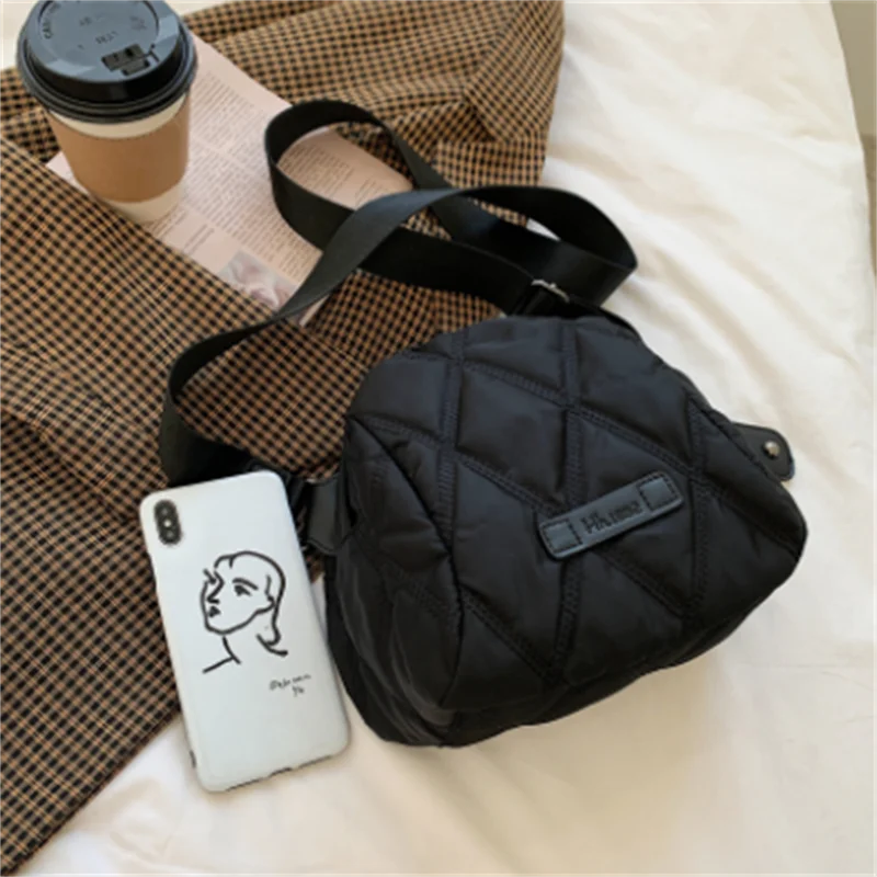 Quilted Crossbody Bag Women Winter Trends Smart Phone Essential Nylon