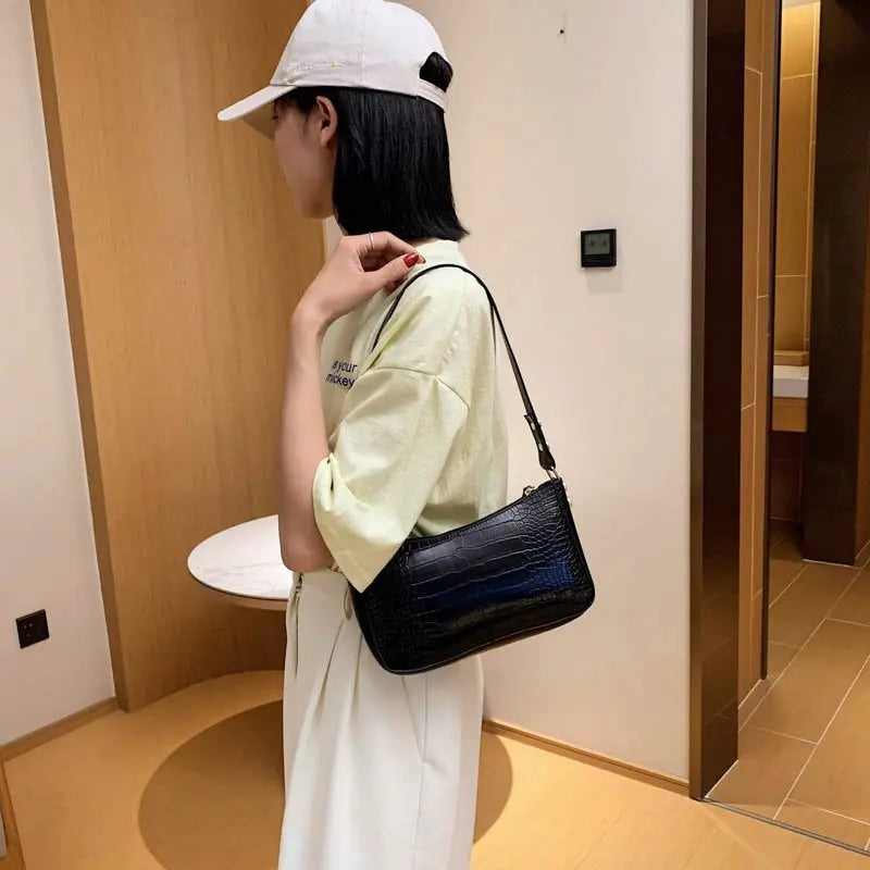 Retro Crocodile Pattern Chain Shoulder Messenger Bag