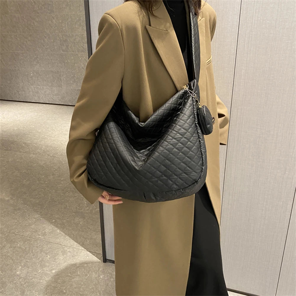 Lattice Pattern Shoulder Bag with Large Capacity