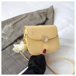 Women's Saddle Bag Messenger Handbag in Tan