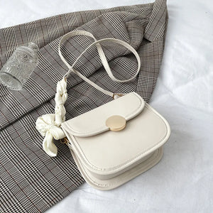 Women's Saddle Bag Messenger Handbag in Tan