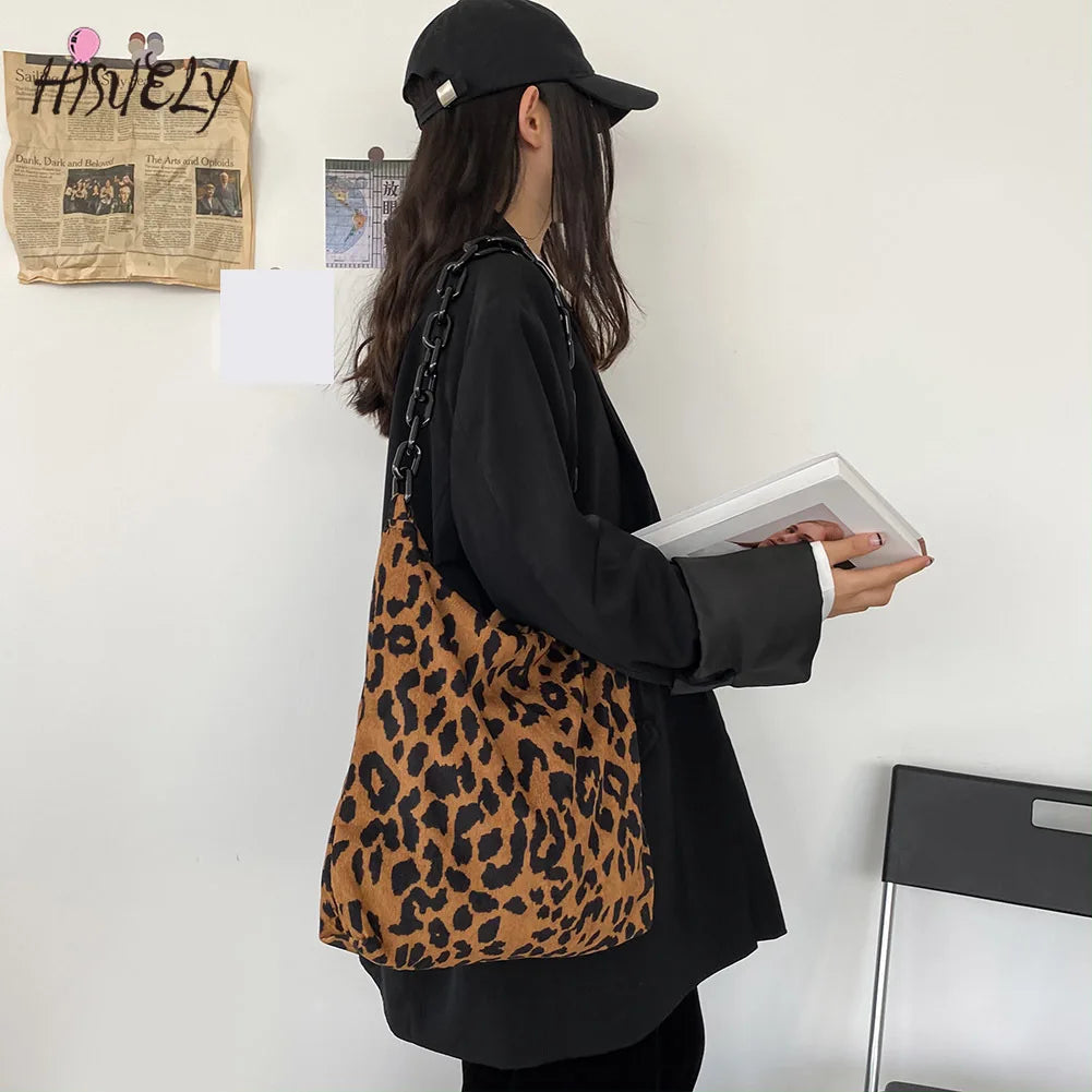Leopard Pattern Corduroy Shoulder Bag with Thick Chain - Women's Retro Handbag