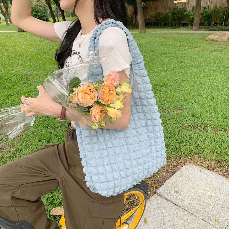 Casual Winter Shoulder Handbags for Women Pleated Large Capacity Underarm Bag