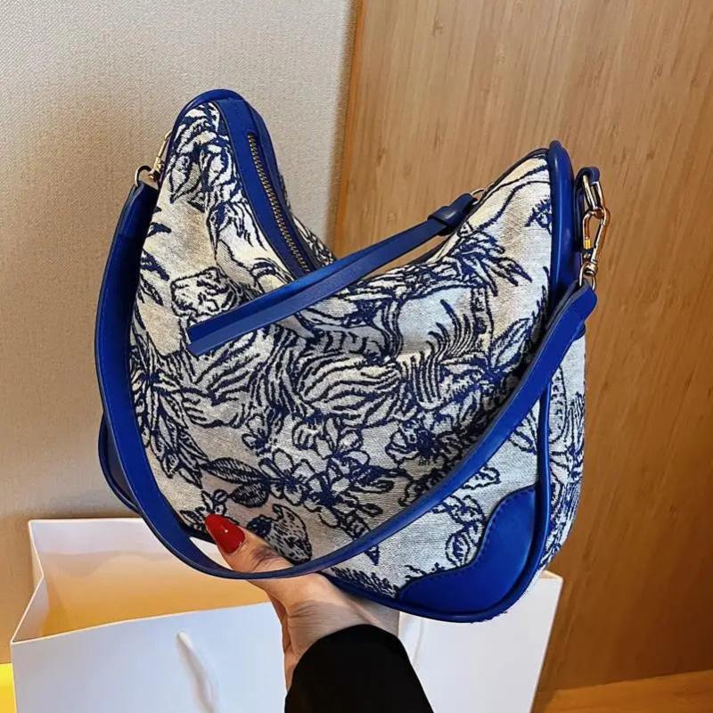 Casual Canvas Bag Embroidery Chain Messenger Women Large Capacity Handbags