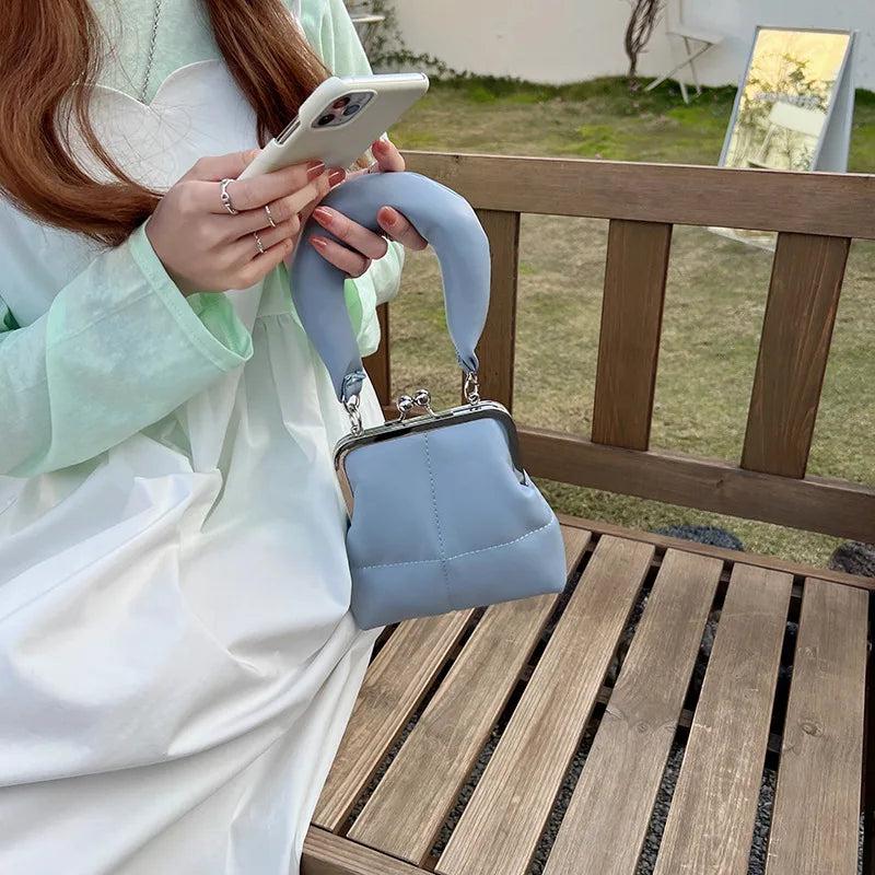 Casual Chain Shoulder Bag with Metal Clip Opening