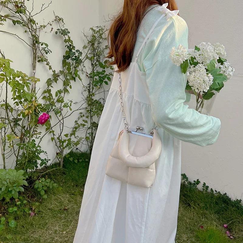 Casual Chain Shoulder Bag with Metal Clip Opening