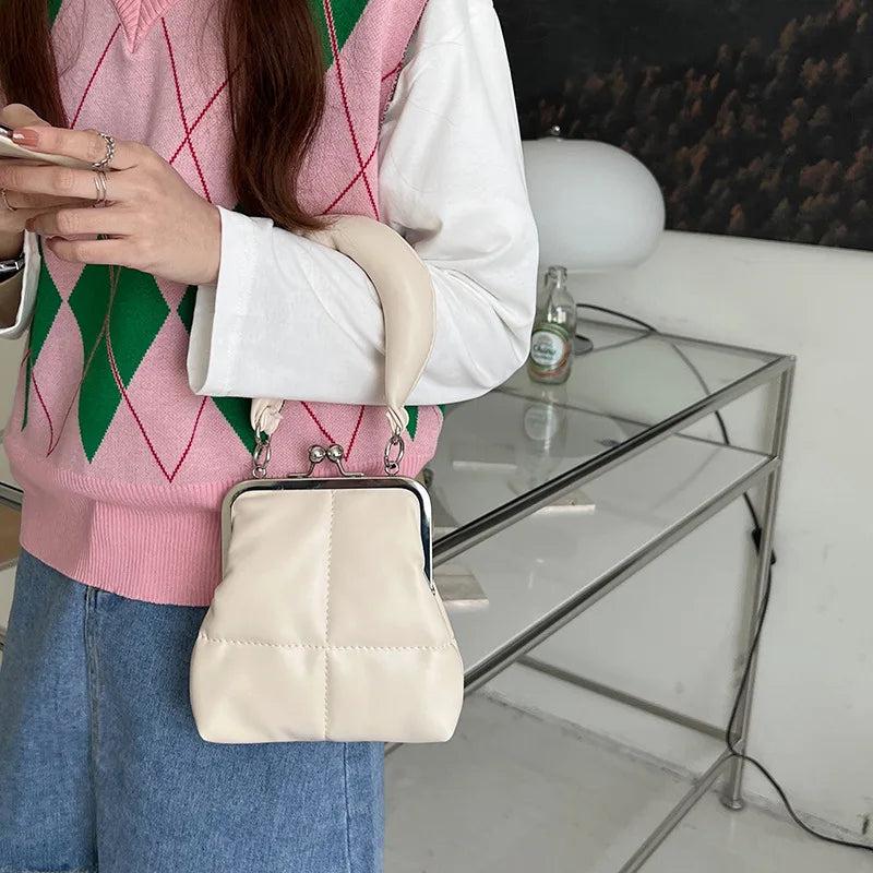 Casual Chain Shoulder Bag with Metal Clip Opening