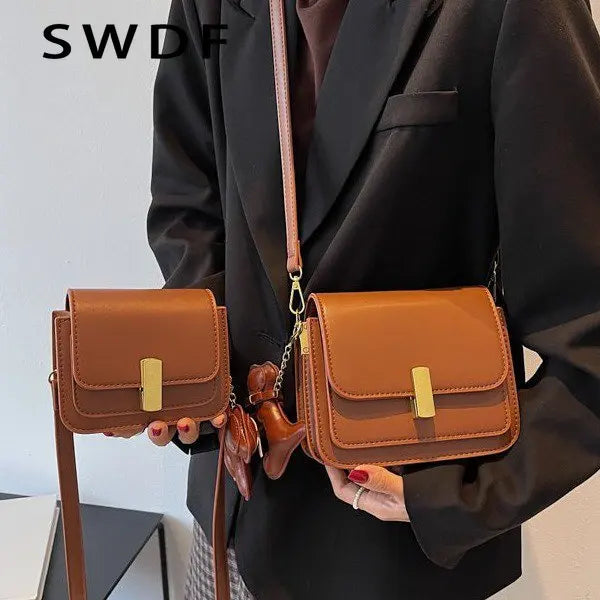 Chic Leather Crossbody Bag with Pockets