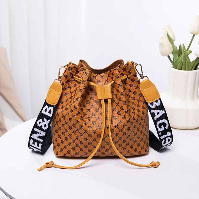 Bucket Bag Temperament Female Large Capacity Personality Drawstring Commuter Bag