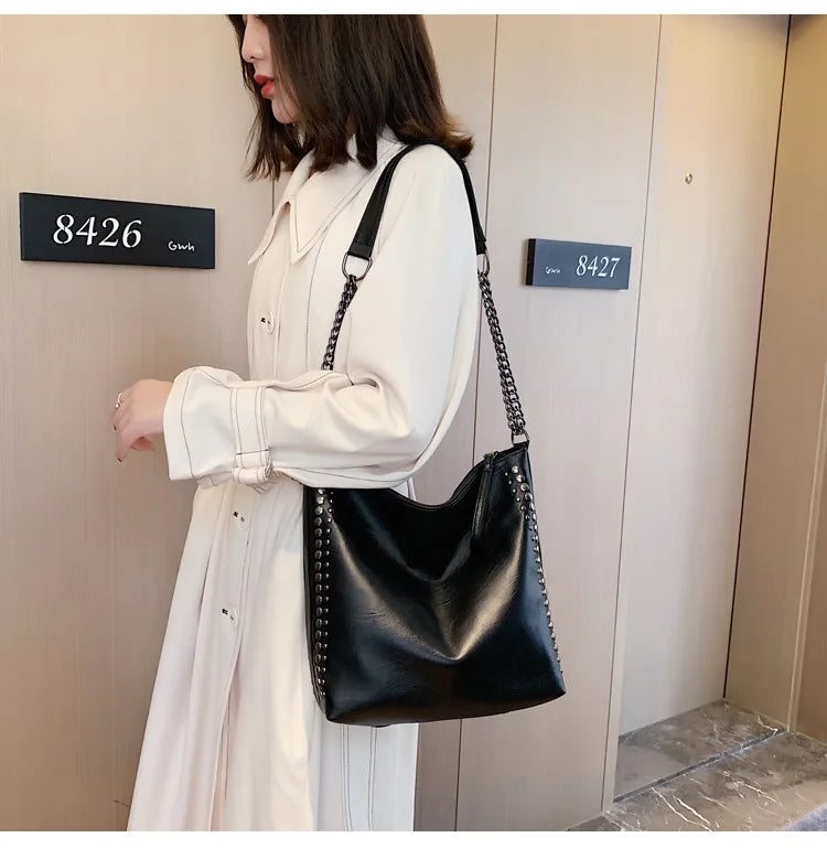 Chuwanglin Rivet Totes Shoulder Handbag Women PU Leather Chain Crossbody Bag