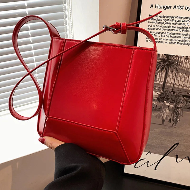 Women Red Shoulder Bag Leather Handbags Casual Big Tote Female Bucket Bag