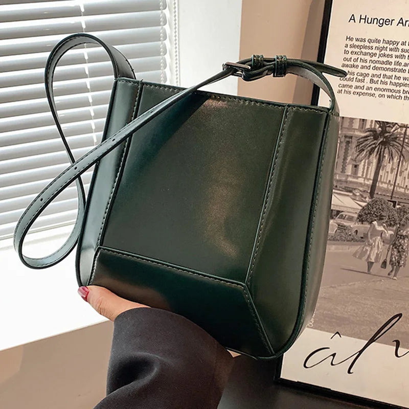 Women Red Shoulder Bag Leather Handbags Casual Big Tote Female Bucket Bag