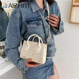 Women Straw Woven Daisy Embroidery Shoulder Bag