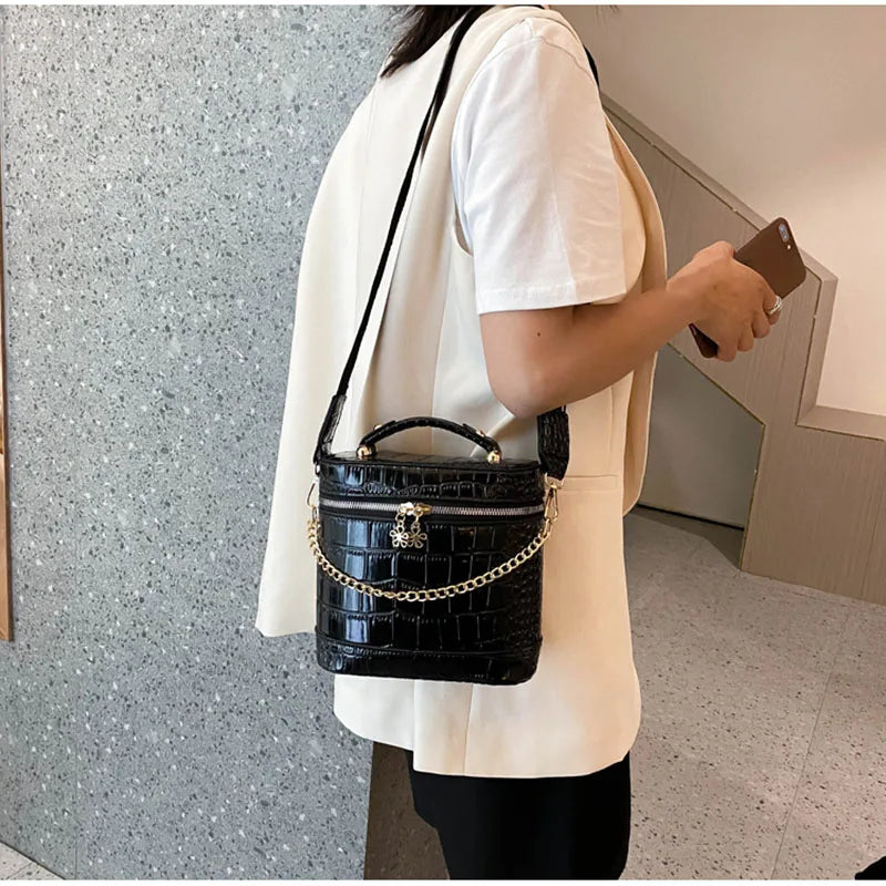 Crocodile Pattern Texture Bucket Bag with Shoulder Strap