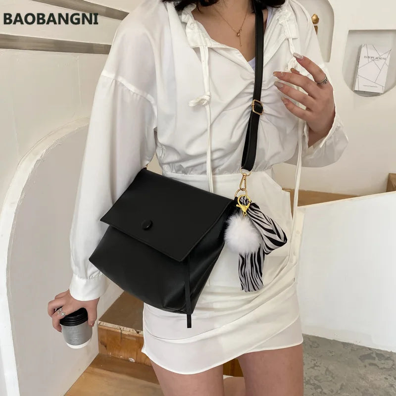Female Large Capacity Messenger Bag Solid Tote