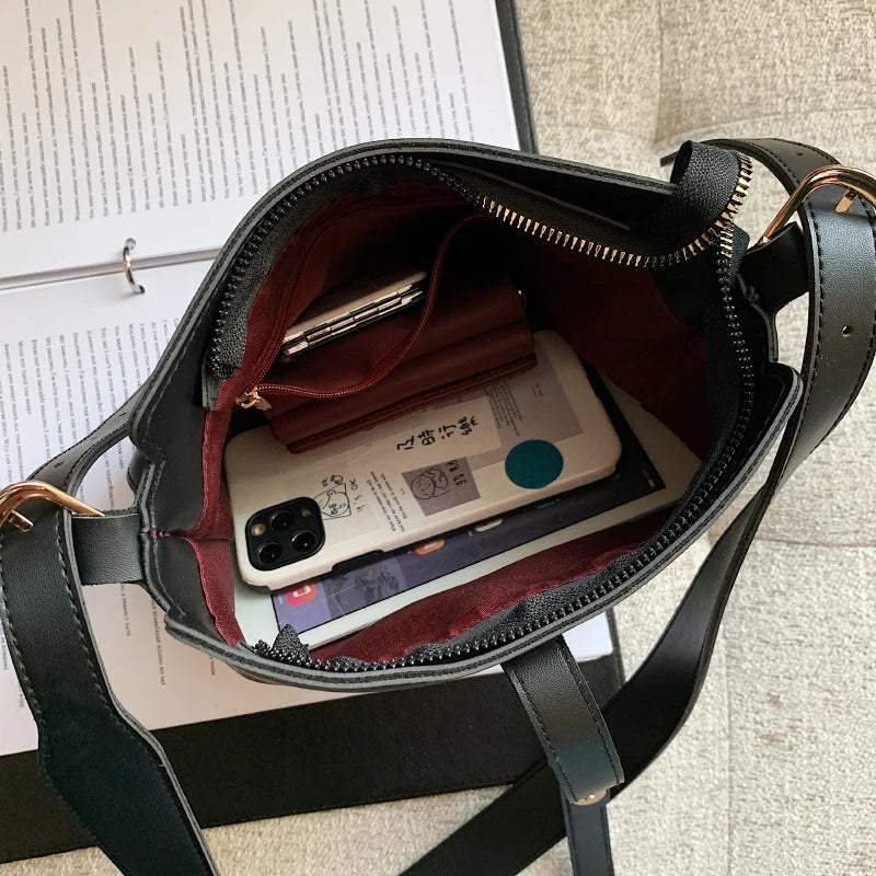 Leather Shoulder Bag Female Travel Messenger Bags Crossbody Bags for Girls