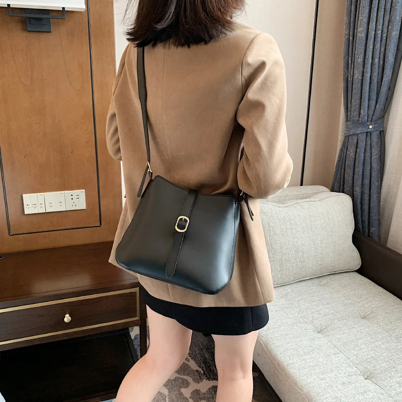 Leather Shoulder Bag Female Travel Messenger Bags Crossbody Bags for Girls