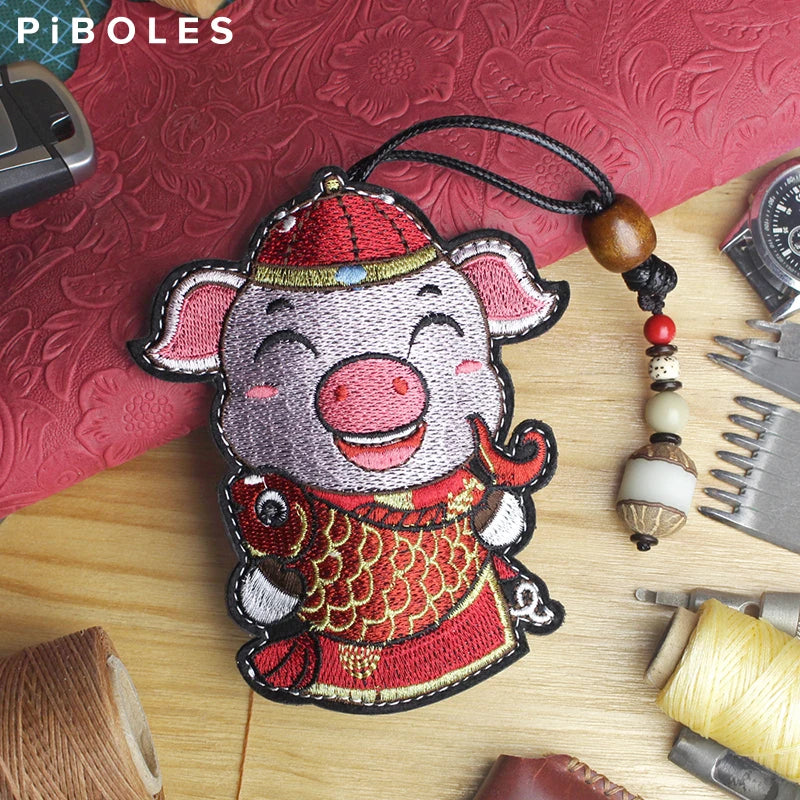 Leather Key Holder Pig Smart Key Chain Pull-Type Housekeeper Keys Ring