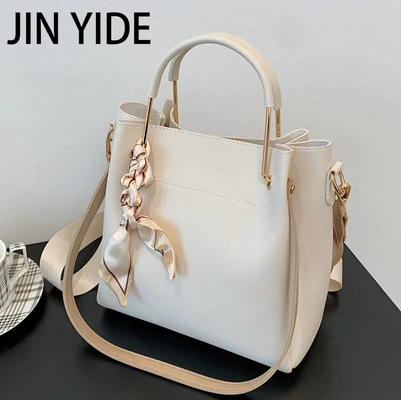 Autumn Ladies Shoulder Bag Large Capacity Tote Bucket Bag