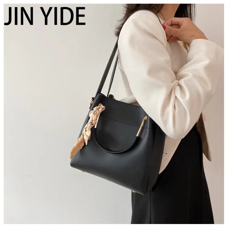 Autumn Ladies Shoulder Bag Large Capacity Tote Bucket Bag