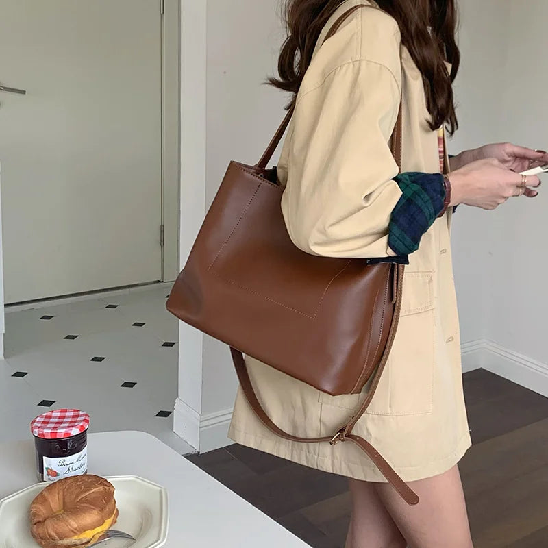 Women's Casual Shoulder Bag Large Capacity Messenger Bag