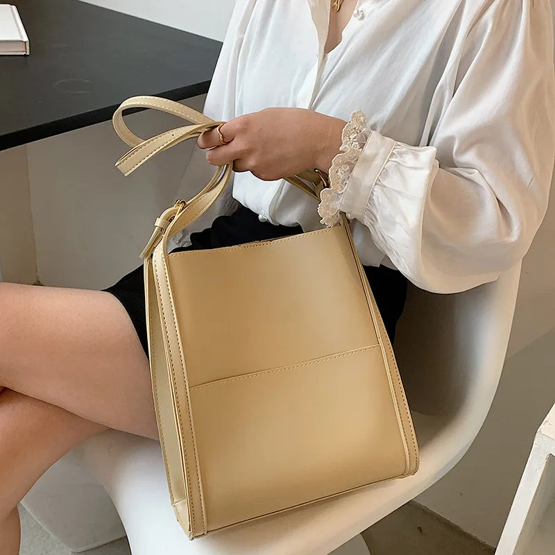 Street Women's Large Capacity Shopping Bag Shoulder Handbag PU Commuter Tote