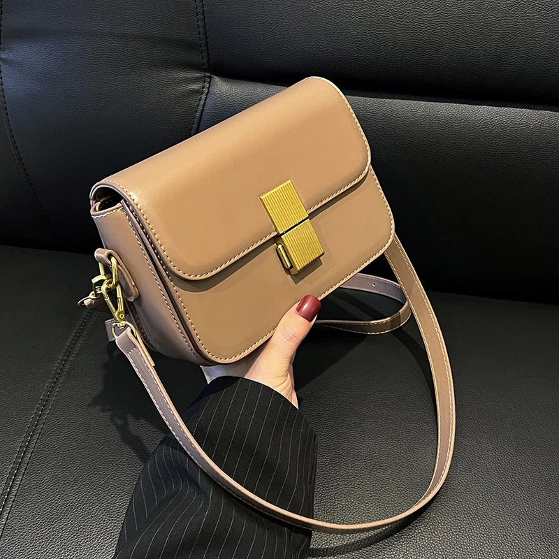 Cowhide Single Shoulder Bag Diagonal Span BOX Lock Small Square Bag