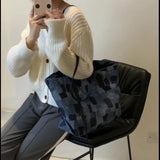 Large-capacity Women's Commuter Shoulder Bag