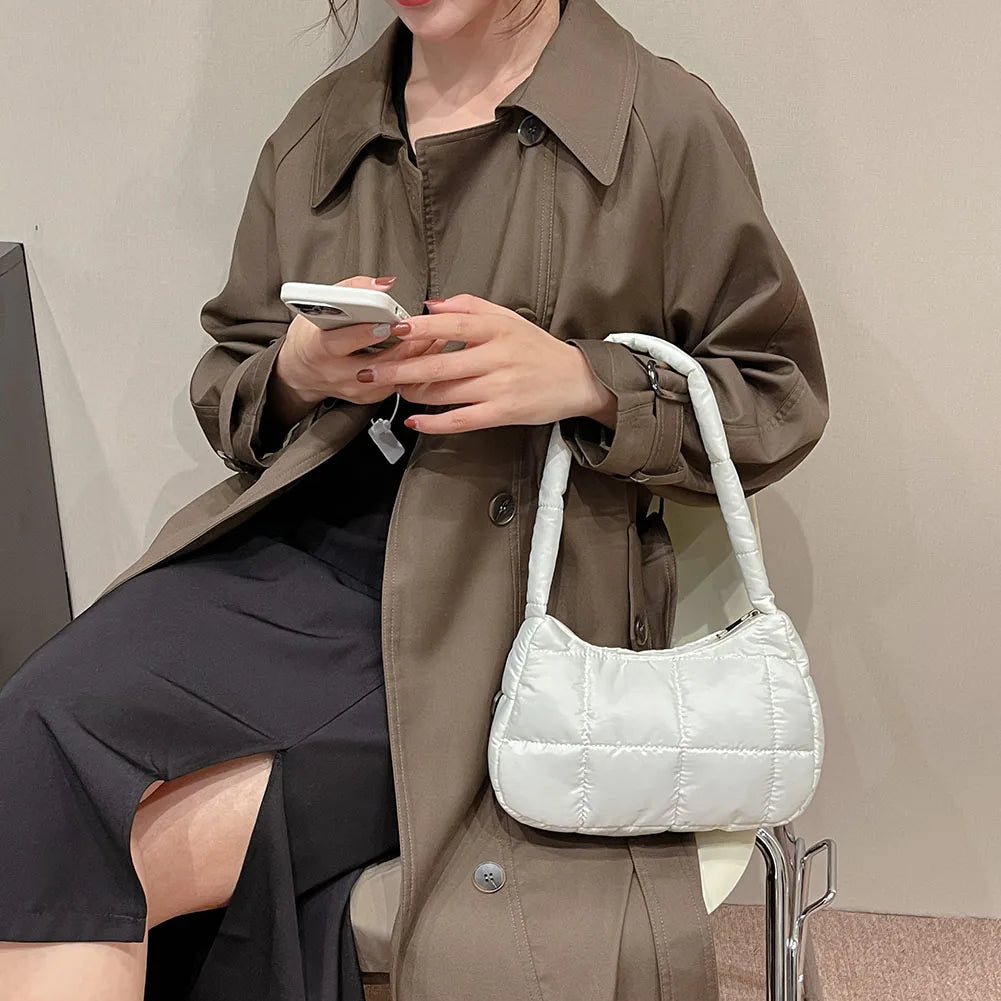 Quilted Check Tote Bags, Ladies Handbags for Casual Commutes