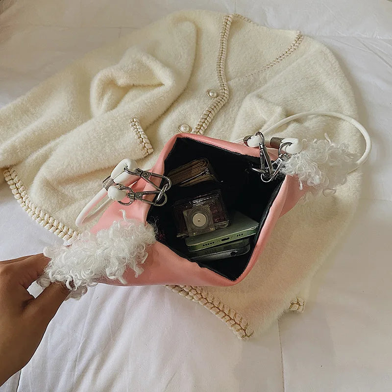 Heart-shaped Shoulder Bag for Women Plush Crossbody Handbag