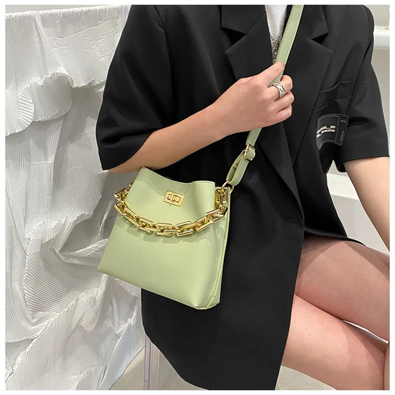 Retro Personality Women's Bucket Bag Chain Handle Solid Texture Bag