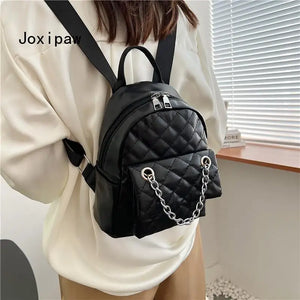 Vintage Large Capacity Women's Chain Backpack