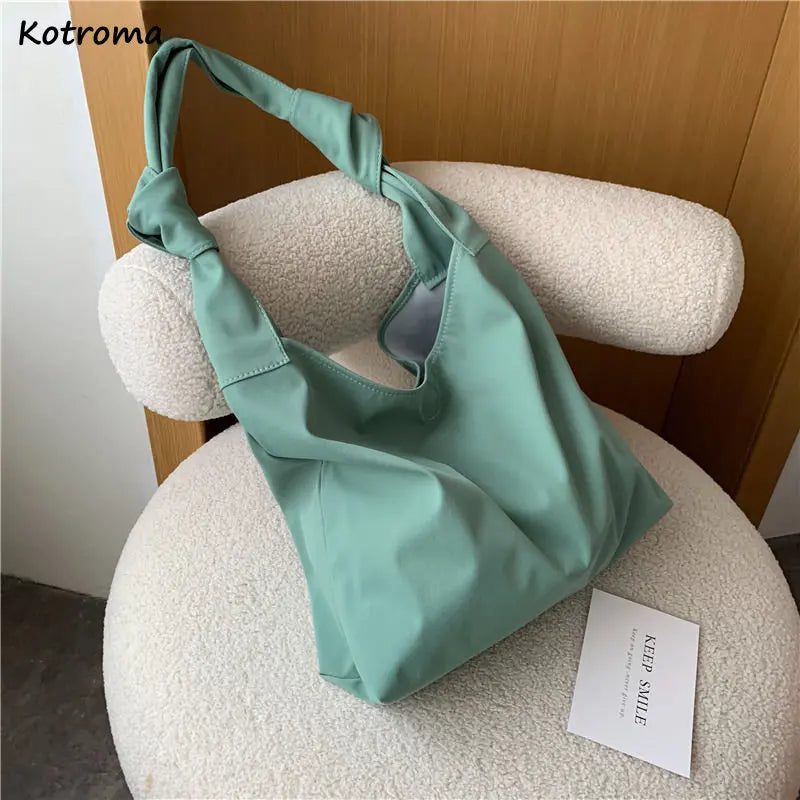 Large Capacity Nylon Shoulder Bag All-match Style Travel Handbag