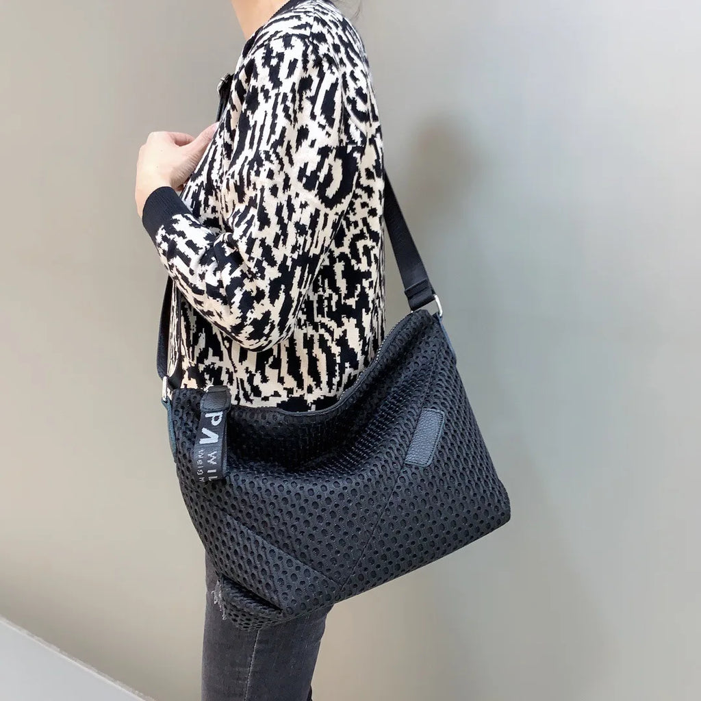 Spring Nylon Crescent Crossbody Bag Fashionable Light Shoulder Bag