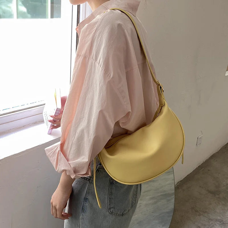 Versatile Ins Messenger Bag Summer Leisure Armpit Bag French Minority Saddle Bag