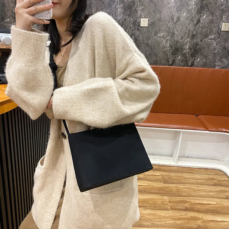 Vintage PU Leather Shoulder Bags Women Large Capacity Bucket Underarm Bag