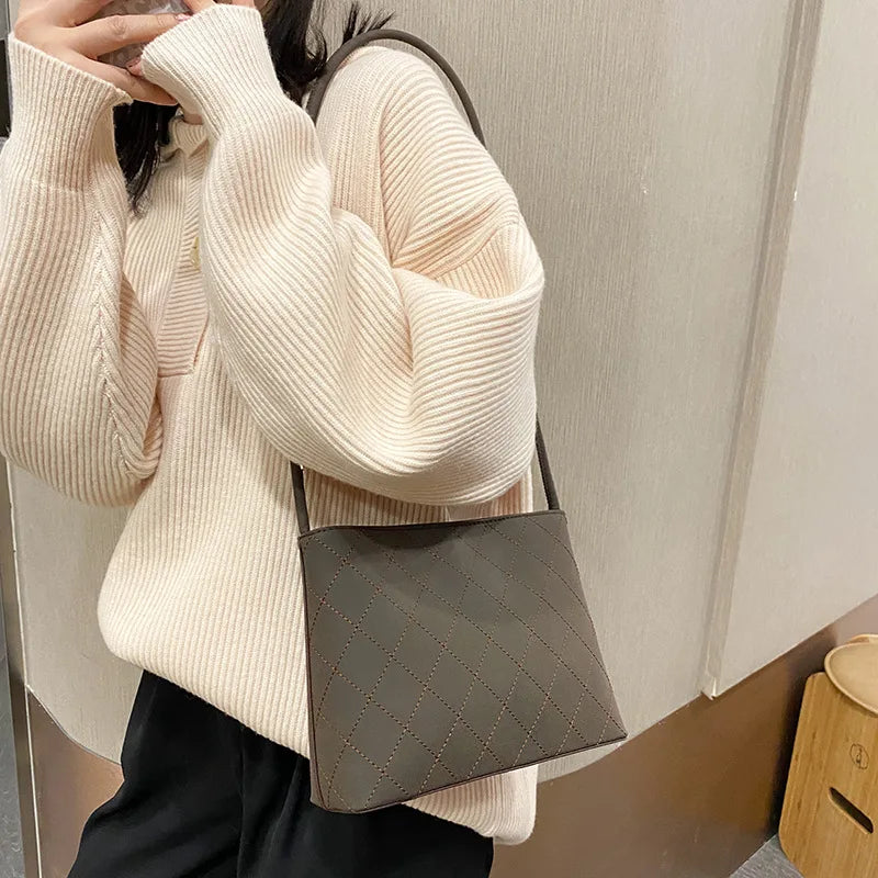 Vintage PU Leather Shoulder Bags Women Large Capacity Bucket Underarm Bag