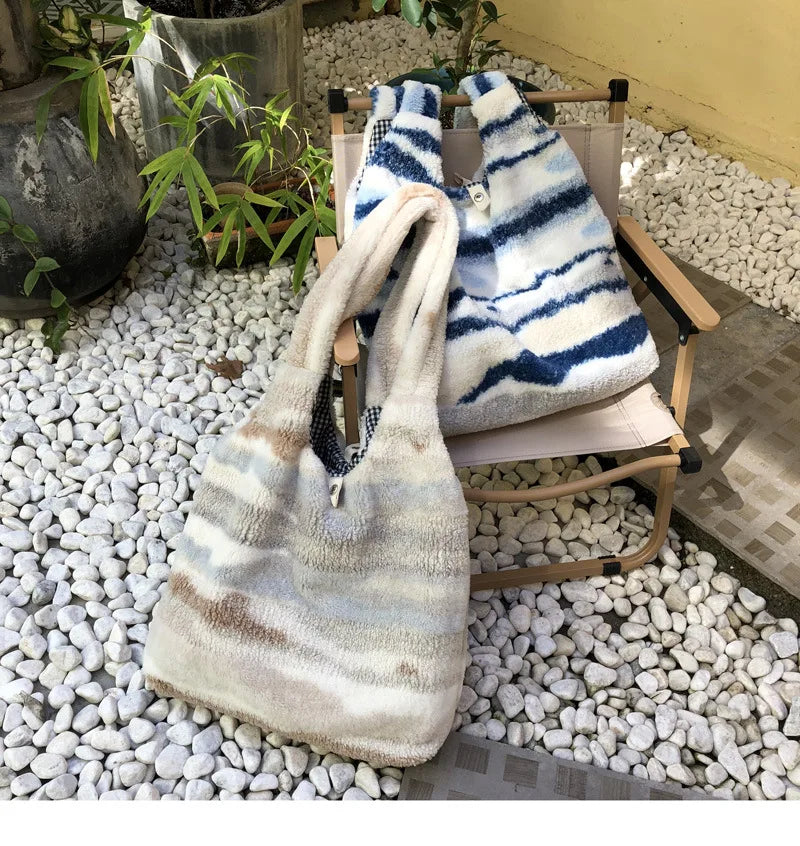 Vintage Style Ink Print Shoulder Bag - Faux Fur Hand Bag