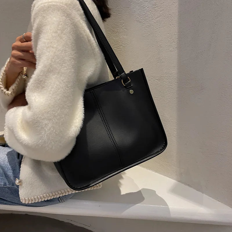 Retro Large Capacity Tote Bag for Women