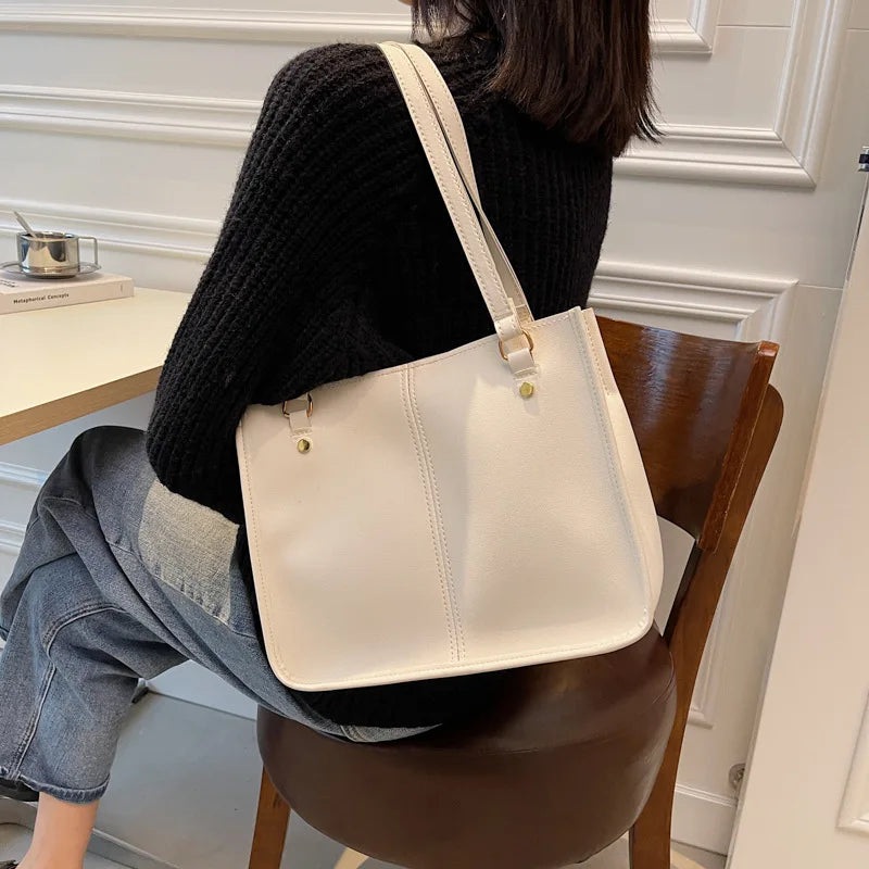 Retro Large Capacity Tote Bag for Women