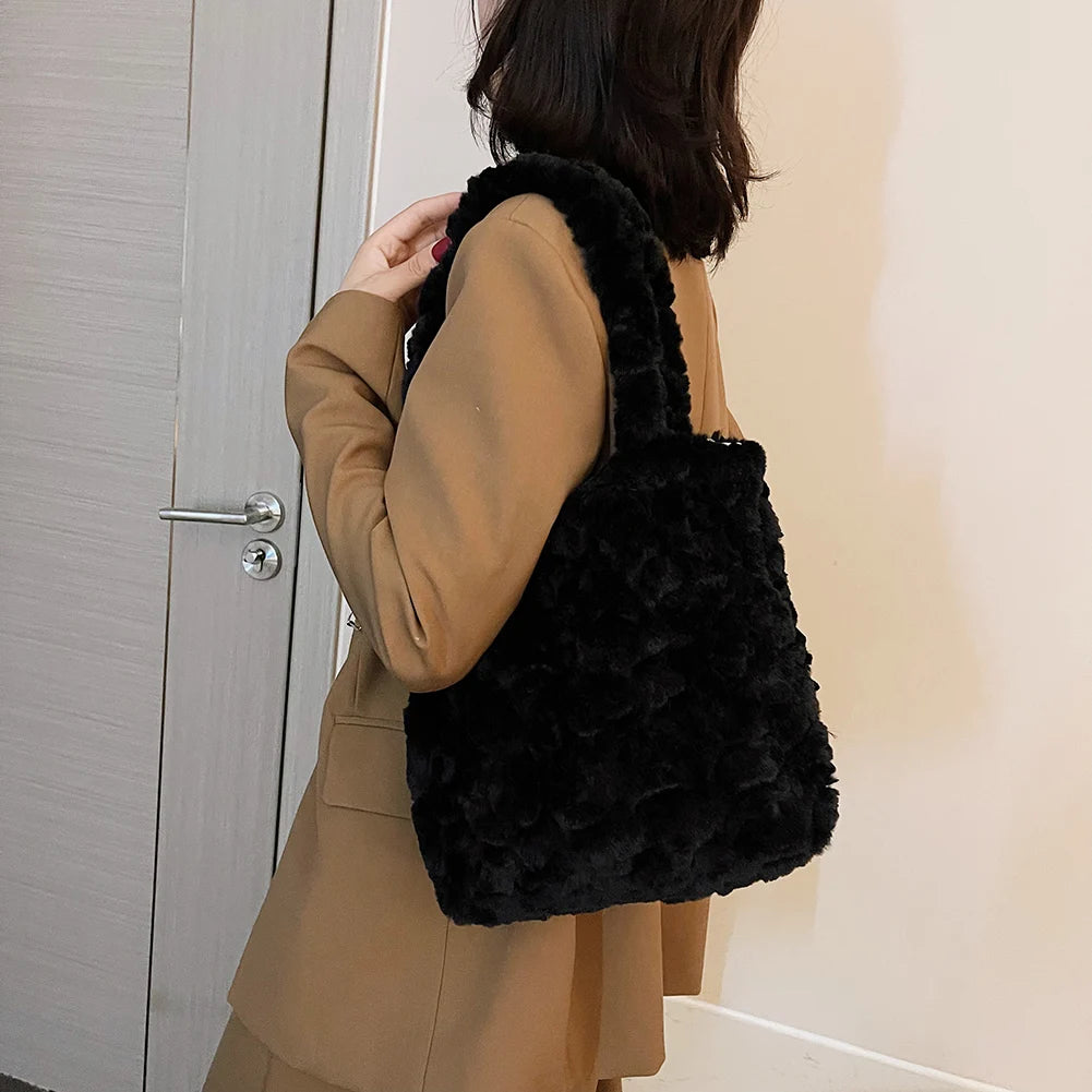 Women Clutch Handbags Retro Shoulder Bags Plush Purse Ladies Travel Shopping