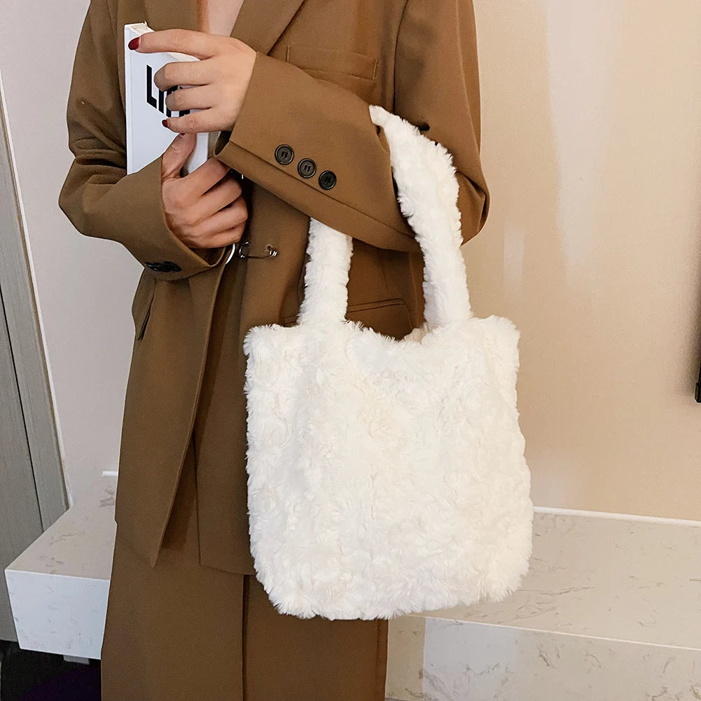 Women Clutch Handbags Retro Shoulder Bags Plush Purse Ladies Travel Shopping