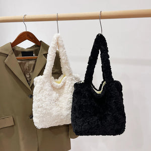 Women Clutch Handbags Retro Shoulder Bags Plush Purse Ladies Travel Shopping