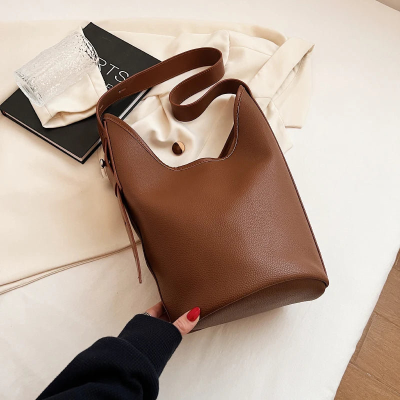 Women's Large Capacity Shoulder Bag Crossbody Pack Multifunction Messenger