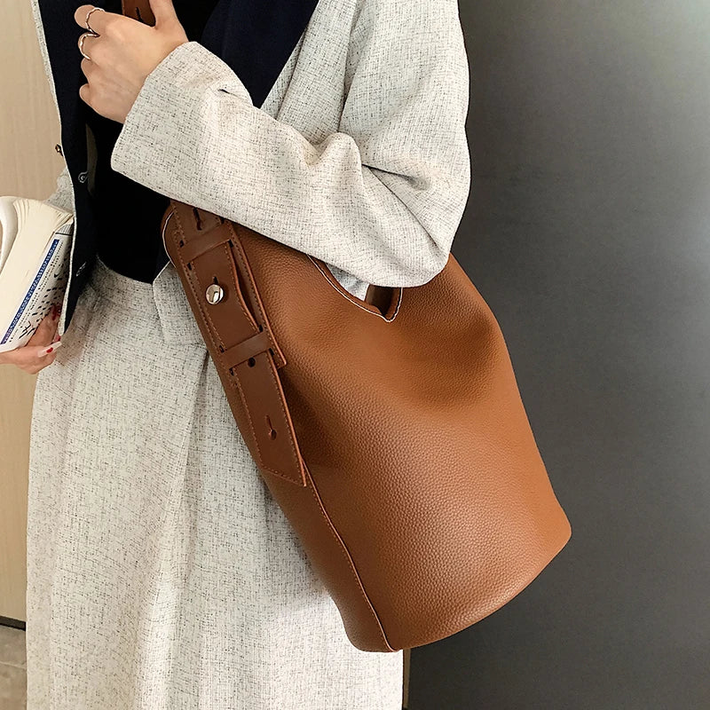 Women's Large Capacity Shoulder Bag Crossbody Pack Multifunction Messenger