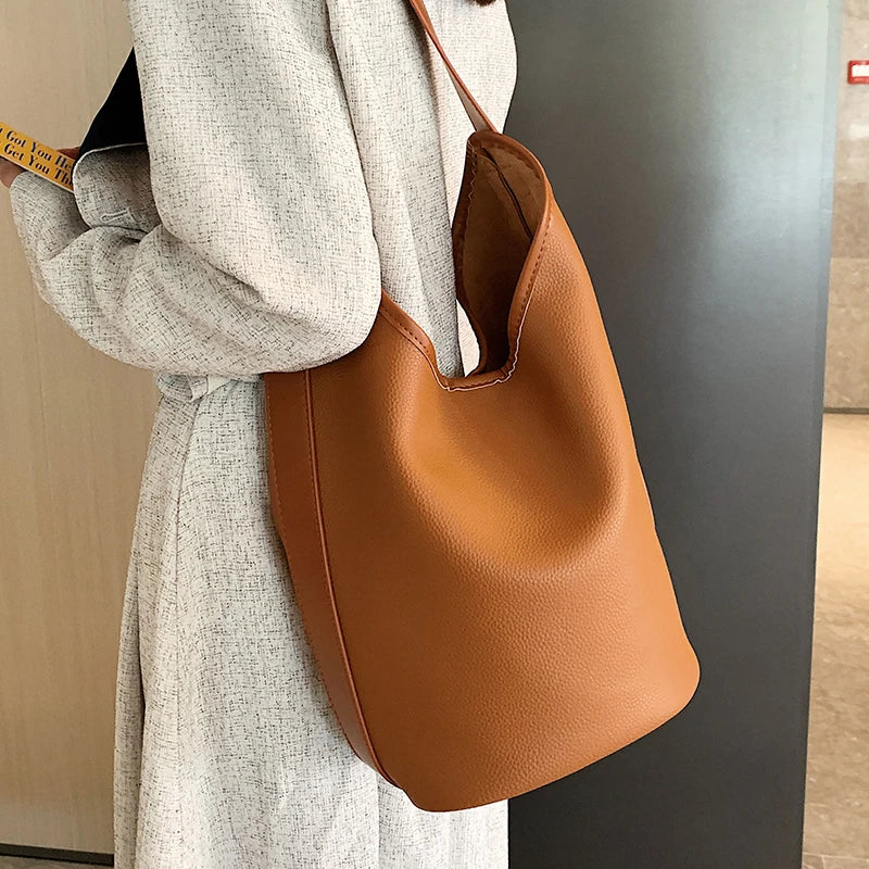 Women's Large Capacity Shoulder Bag Crossbody Pack Multifunction Messenger