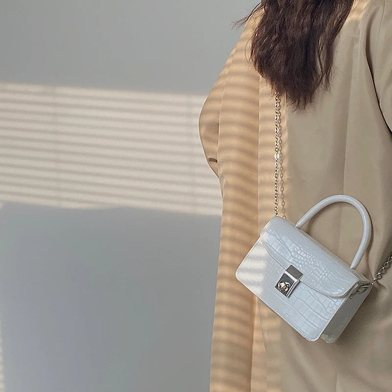 Crocodile Pattern Square Chain Shoulder Bag