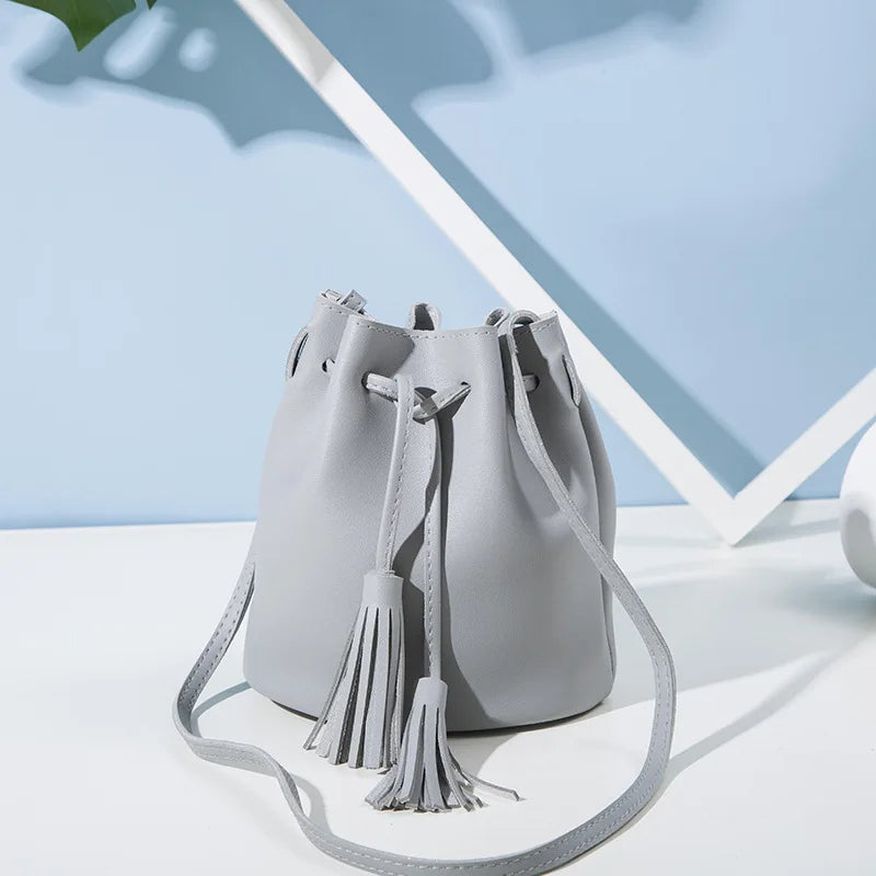 Vintage Tassel Shoulder Bag High Retro Crossbody Bucket Bag
