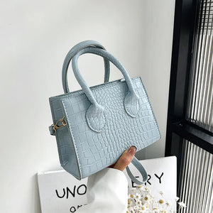 Crocodile Pattern PU Leather Crossbody Bag for Women with Chain Shoulder Hand